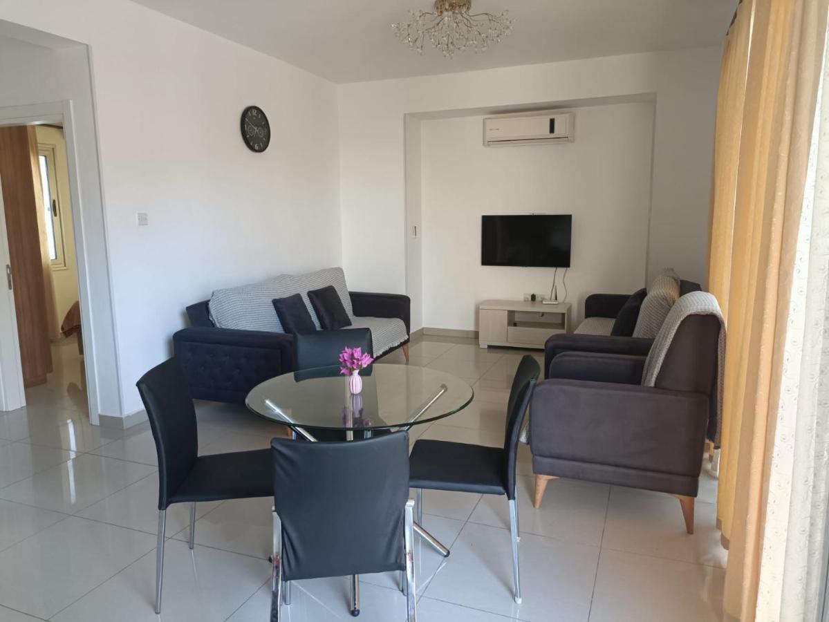 Magic Beach Apartments Girne Buitenkant foto